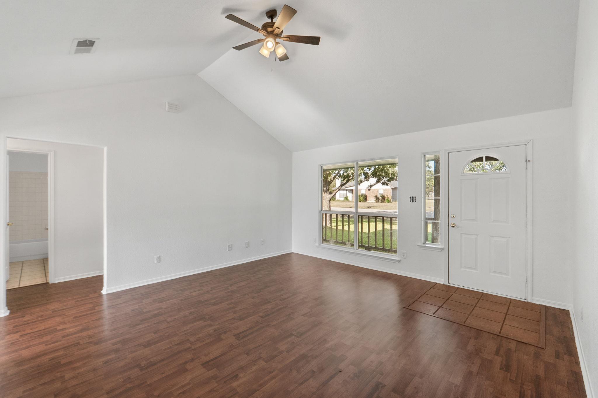 710 Fallen Oak Dr, Bertram, TX 78605