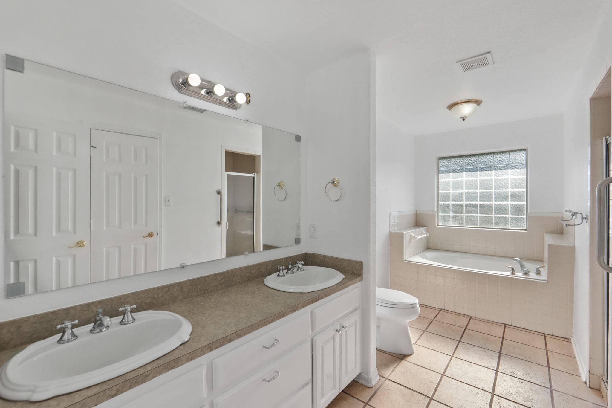 710 Fallen Oak Dr, Bertram, TX 78605