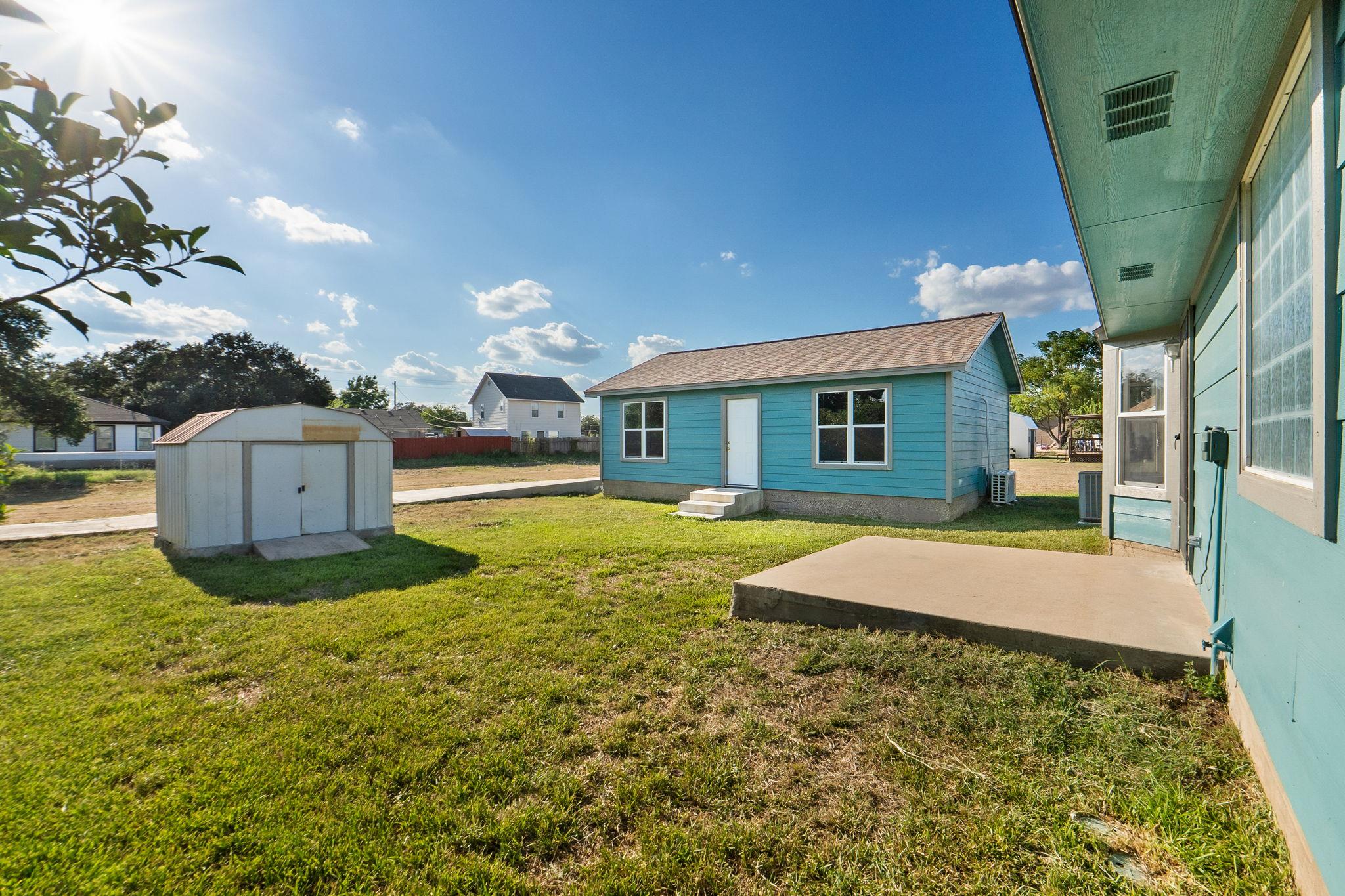 710 Fallen Oak Dr, Bertram, TX 78605