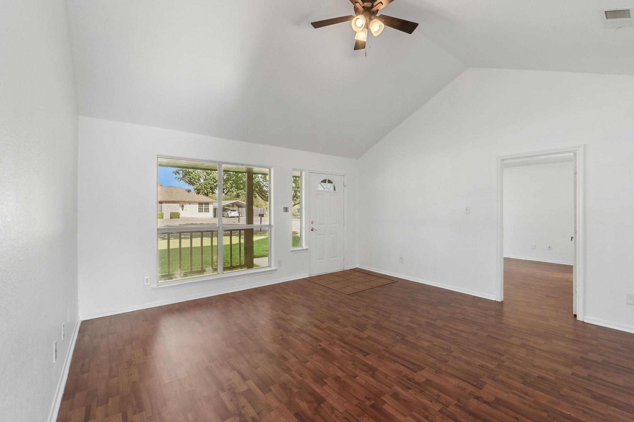 710 Fallen Oak Dr, Bertram, TX 78605