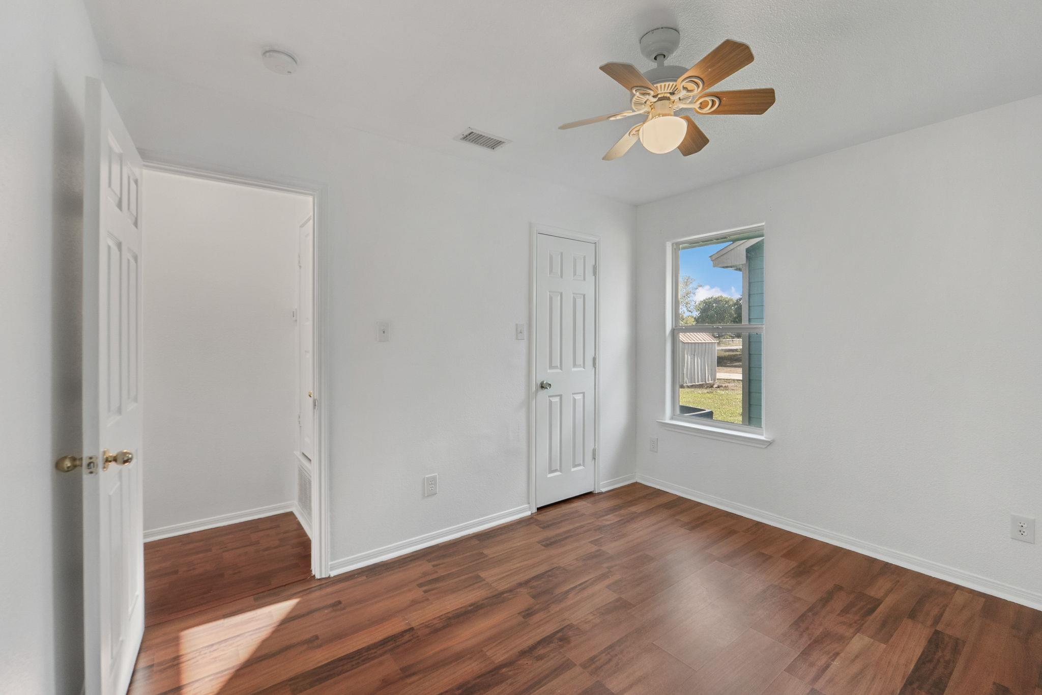 710 Fallen Oak Dr, Bertram, TX 78605