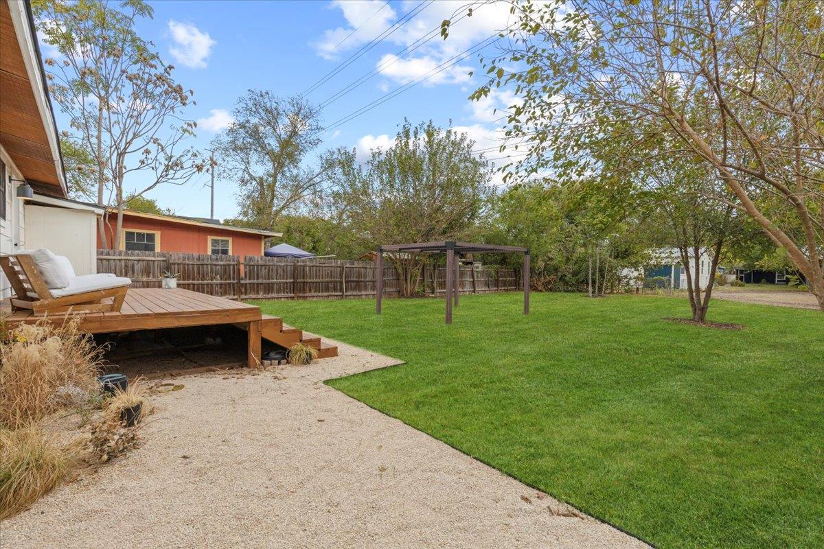 1111 Ebert Ave, Austin, TX 78721