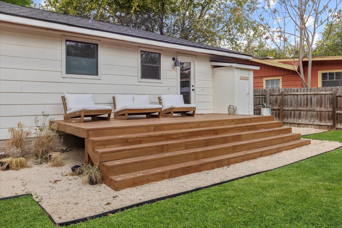 1111 Ebert Ave, Austin, TX 78721