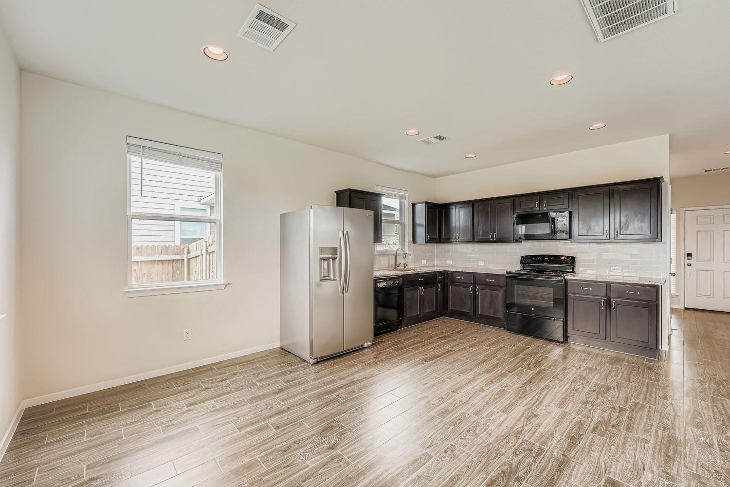 318 Schuylerville Dr, Elgin, TX 78621