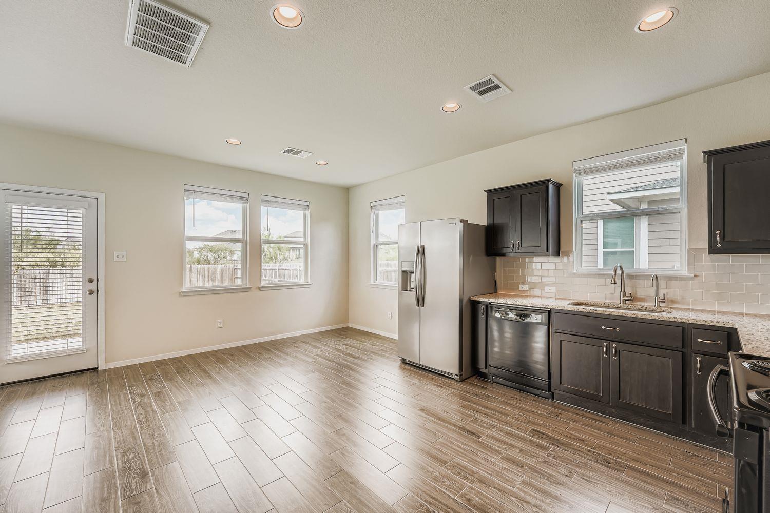 318 Schuylerville Dr, Elgin, TX 78621