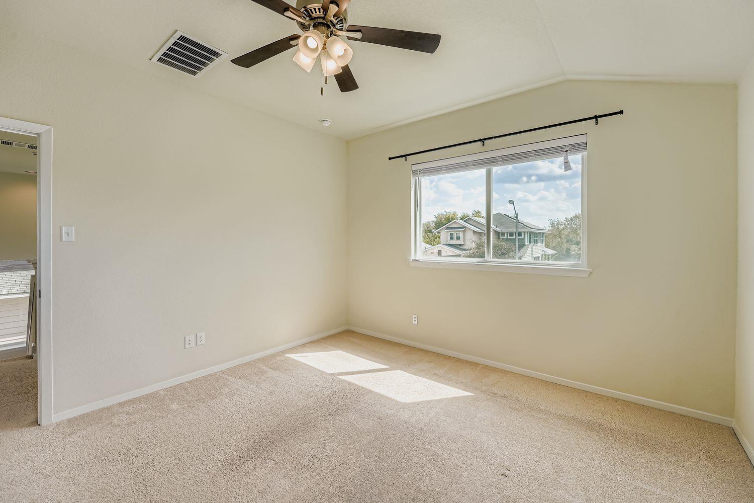 318 Schuylerville Dr, Elgin, TX 78621