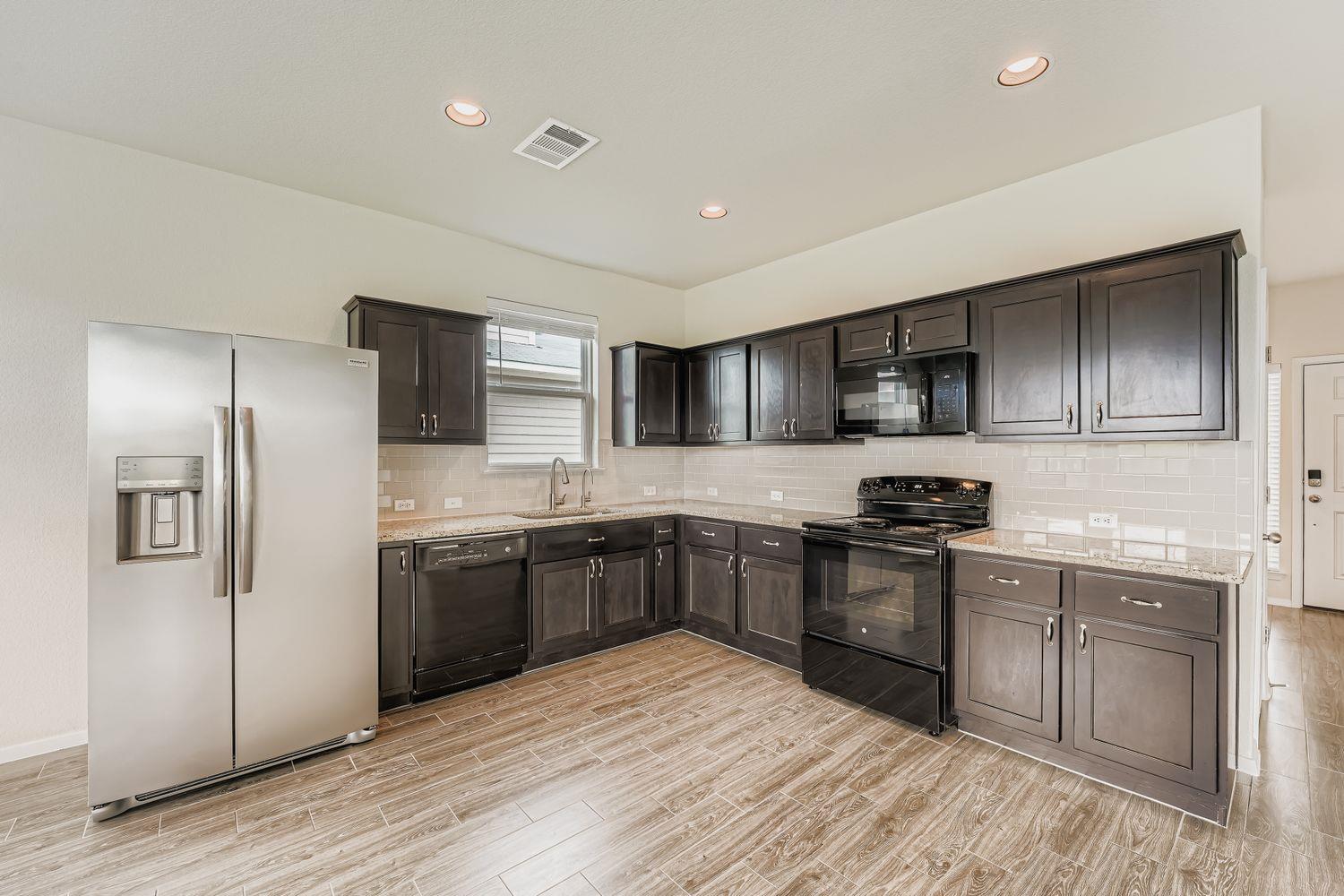 318 Schuylerville Dr, Elgin, TX 78621