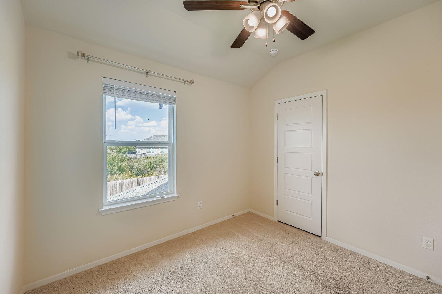 318 Schuylerville Dr, Elgin, TX 78621