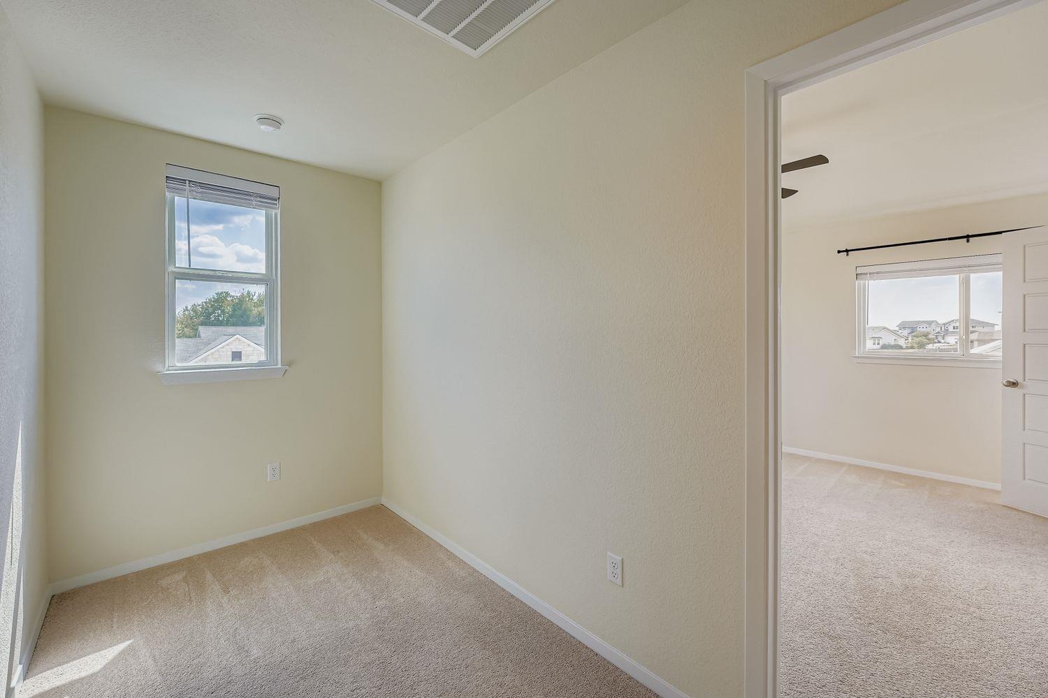 318 Schuylerville Dr, Elgin, TX 78621