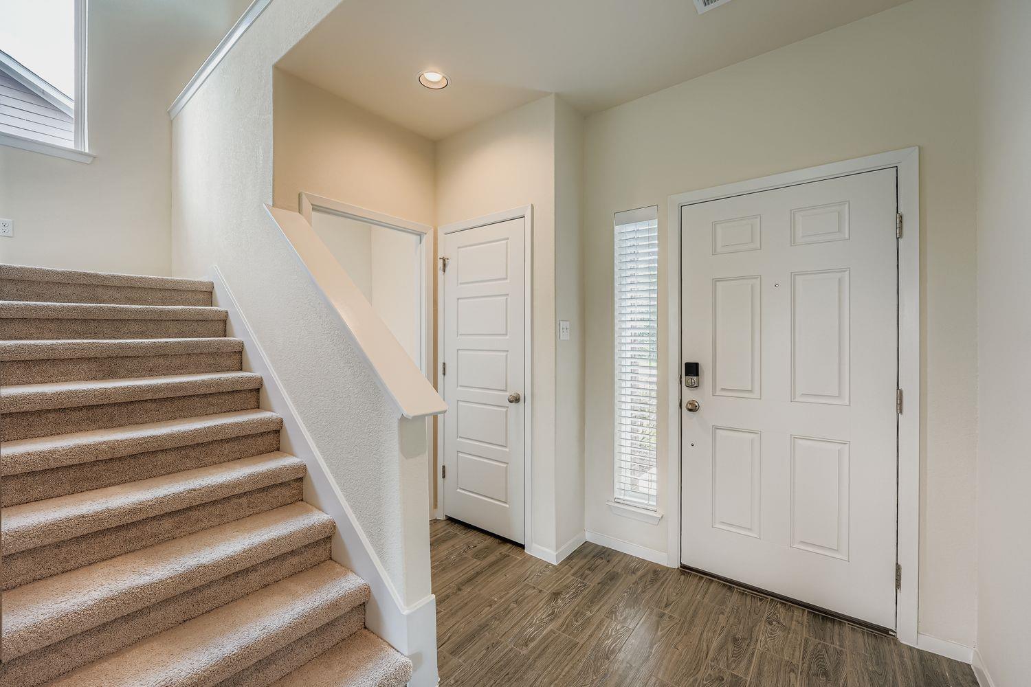 318 Schuylerville Dr, Elgin, TX 78621