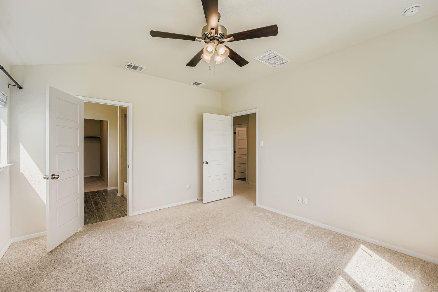 318 Schuylerville Dr, Elgin, TX 78621