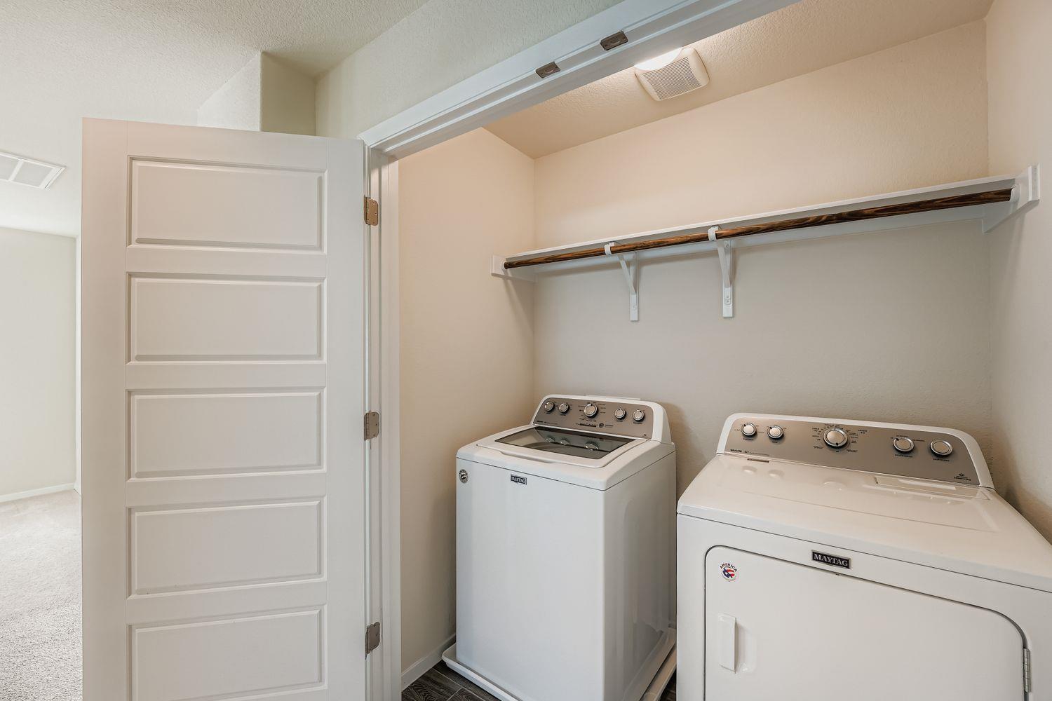 318 Schuylerville Dr, Elgin, TX 78621