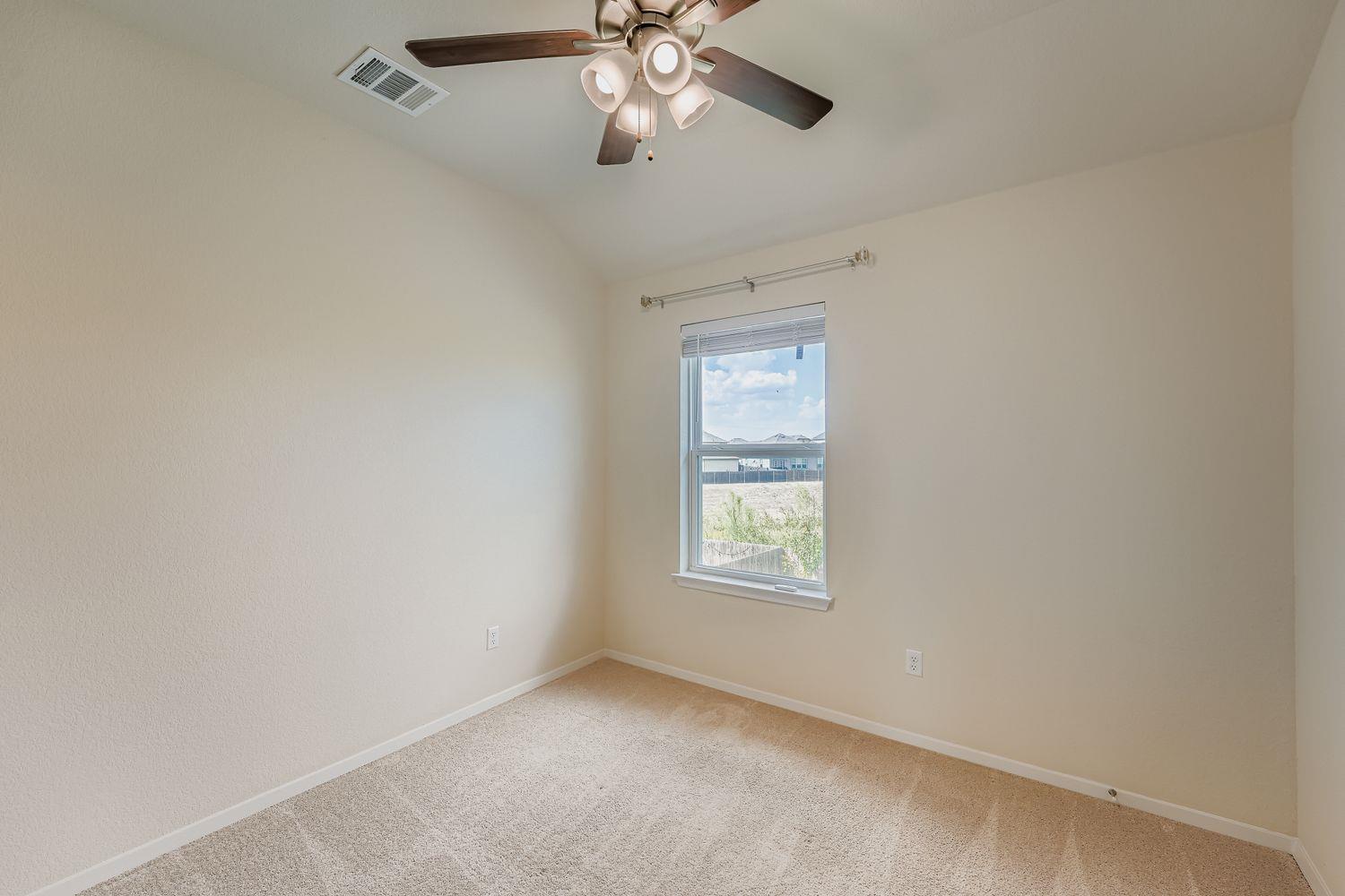 318 Schuylerville Dr, Elgin, TX 78621