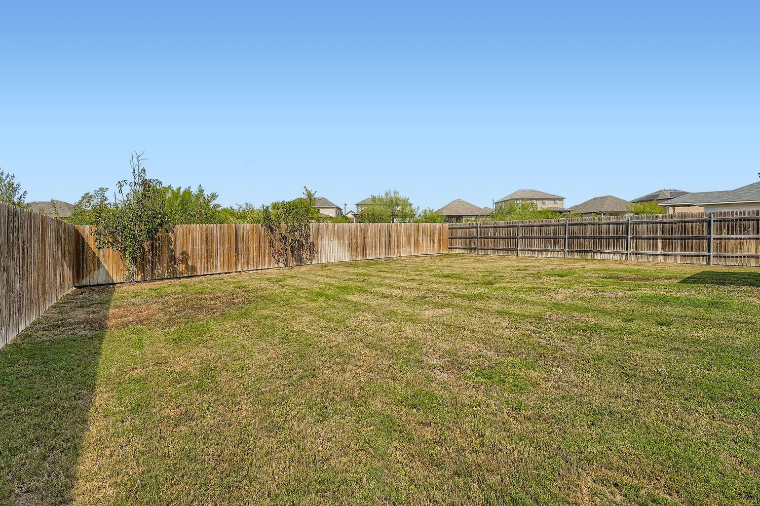 318 Schuylerville Dr, Elgin, TX 78621