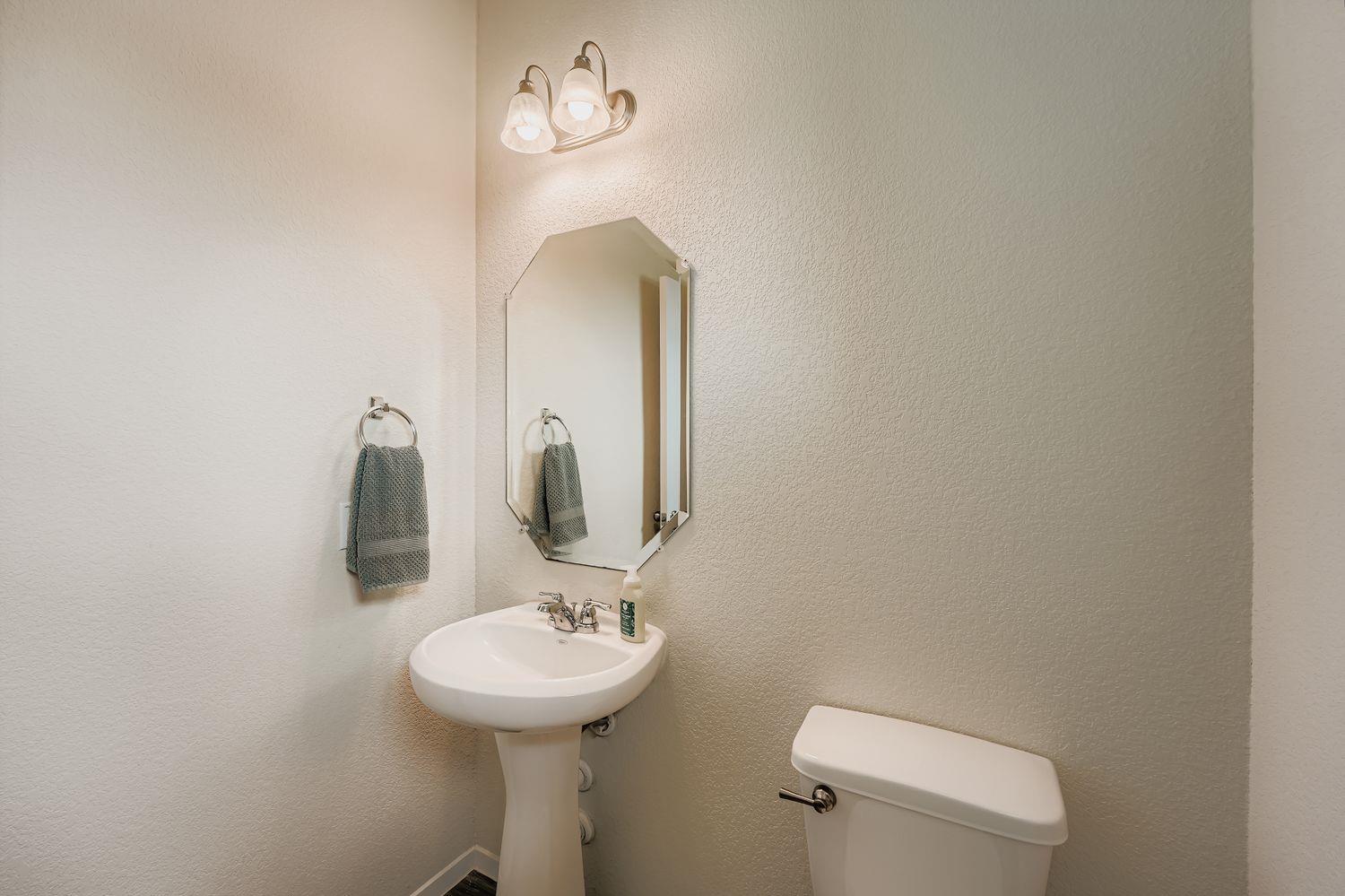 318 Schuylerville Dr, Elgin, TX 78621