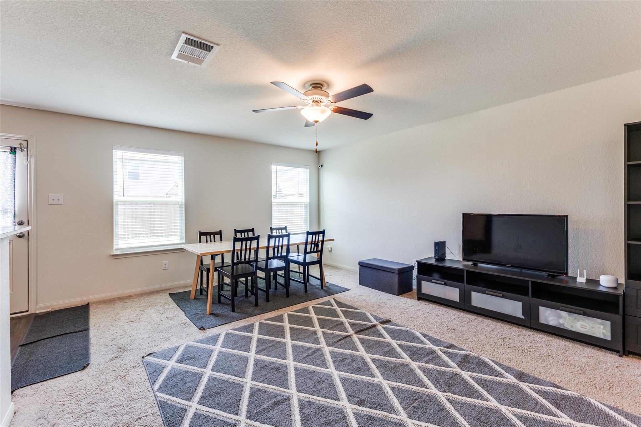 773 Yearwood Ln, Jarrell, TX 76537