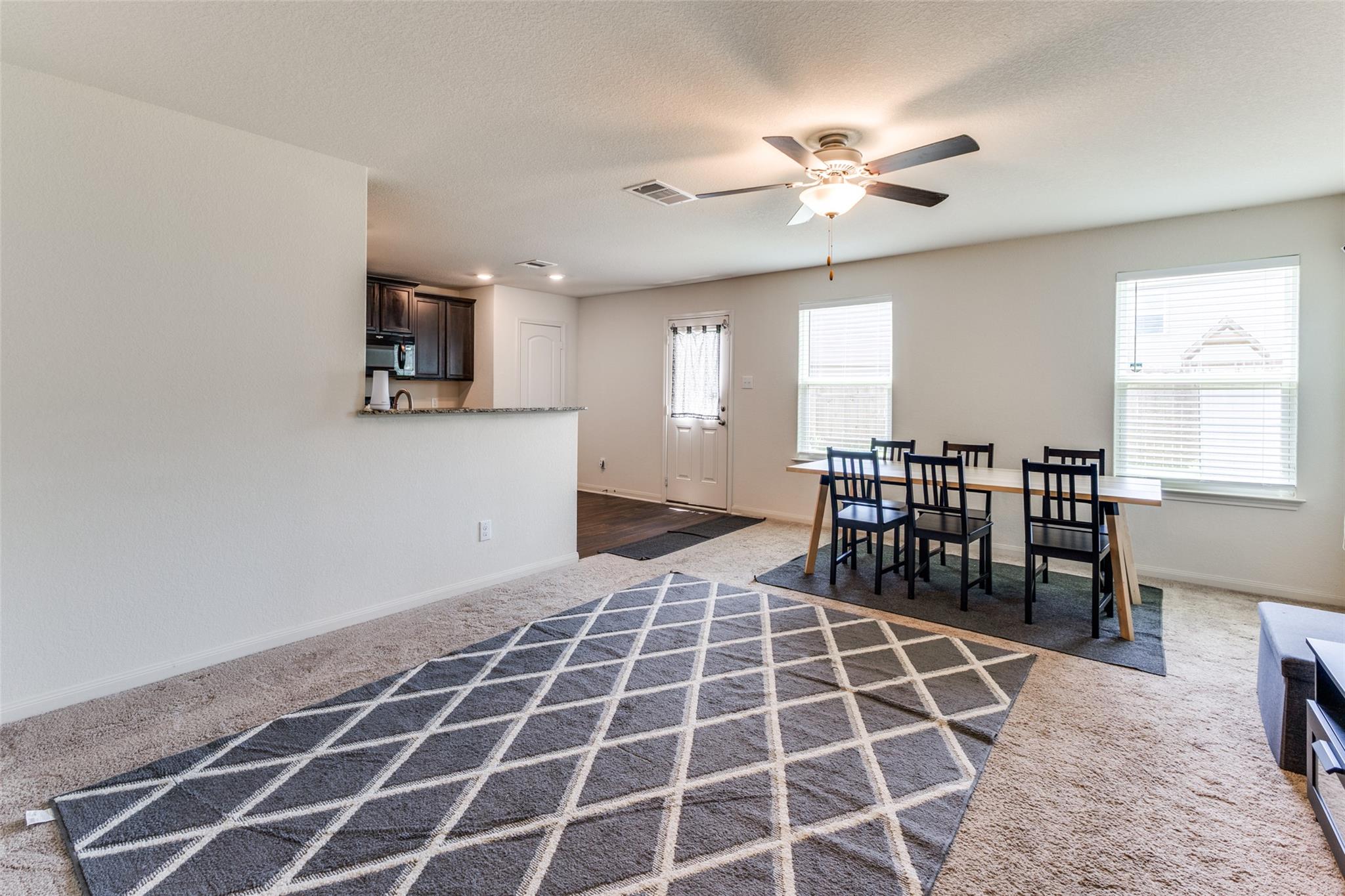 773 Yearwood Ln, Jarrell, TX 76537