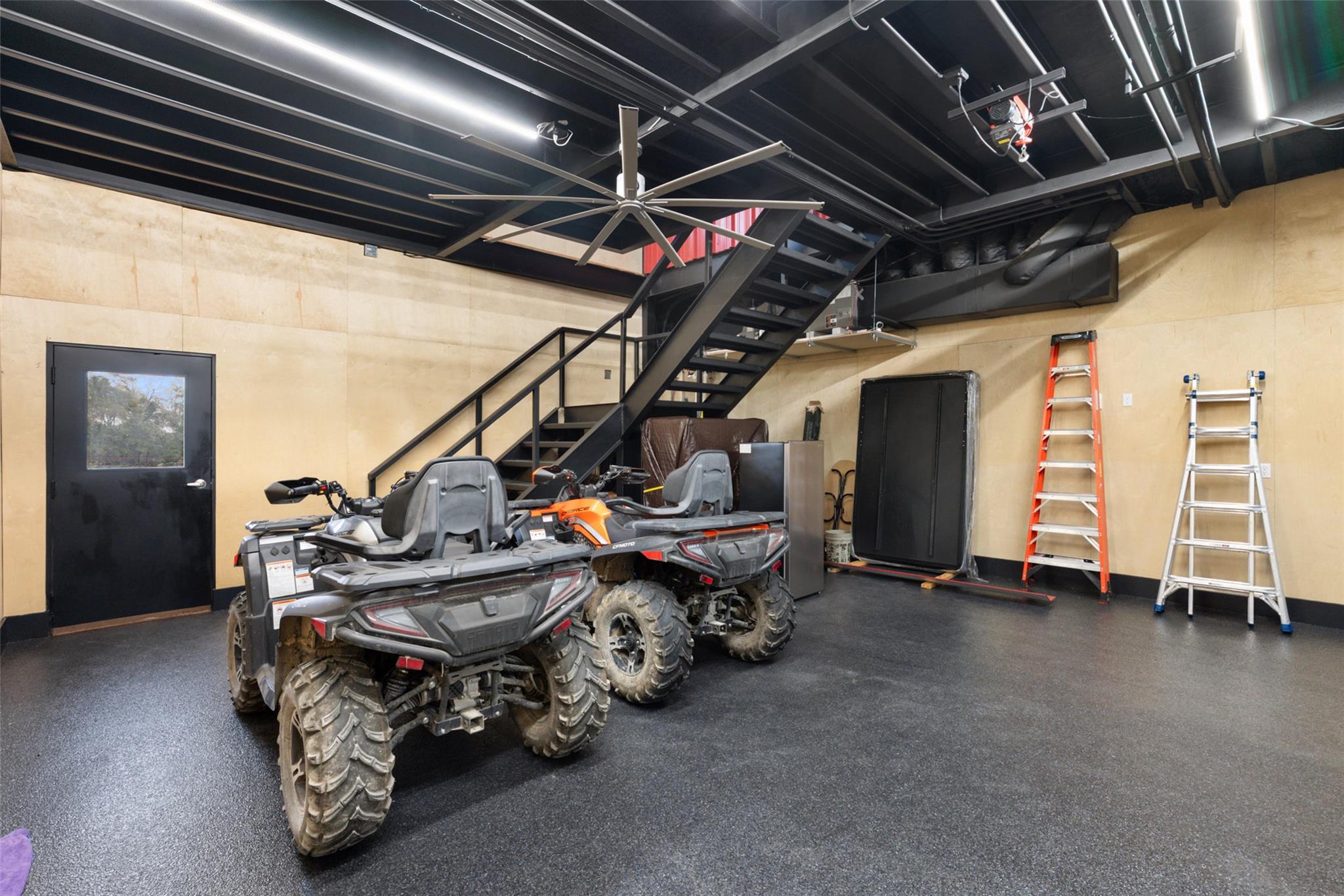 561 Broken Bit Trl, Dripping Springs, TX 78620