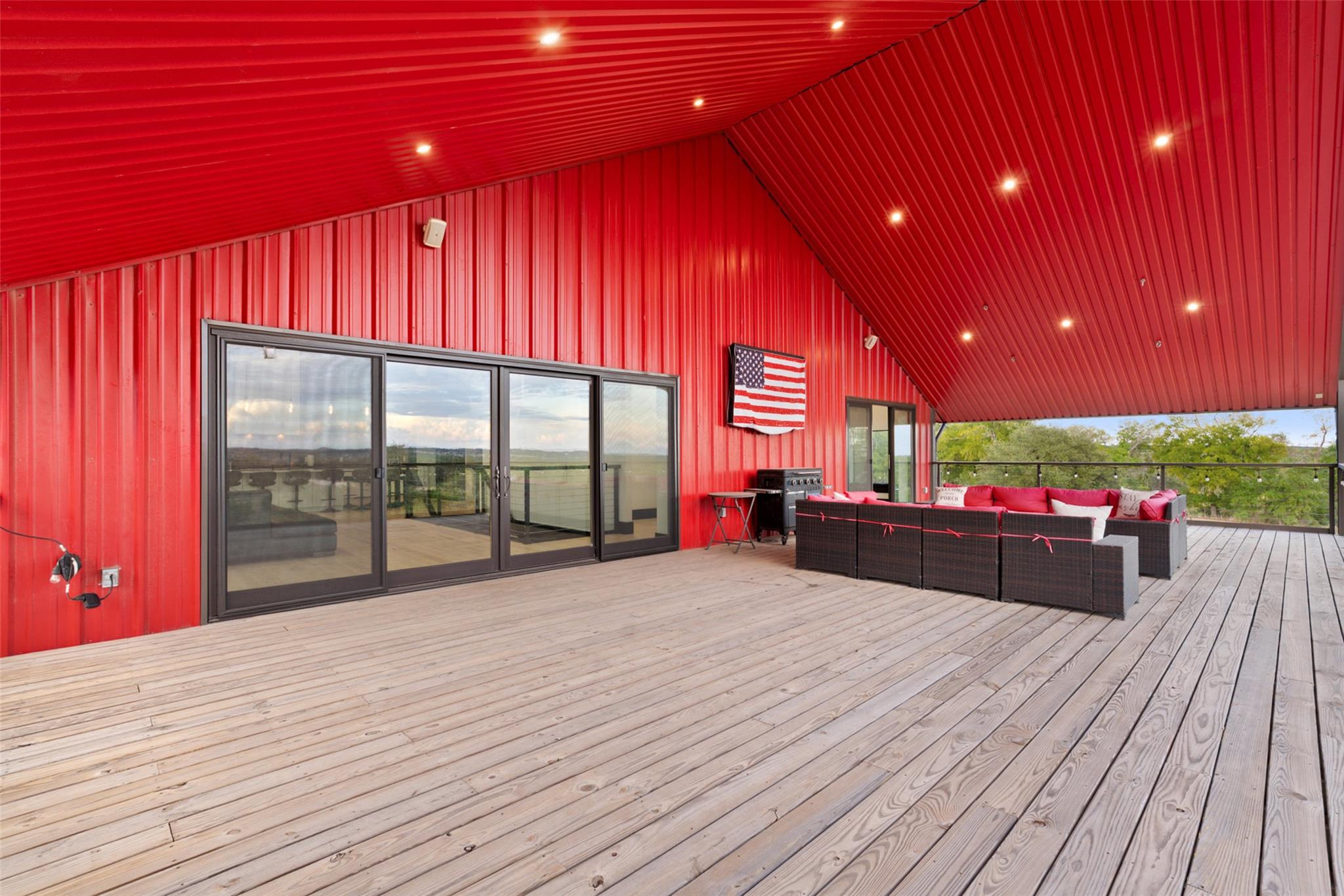 561 Broken Bit Trl, Dripping Springs, TX 78620