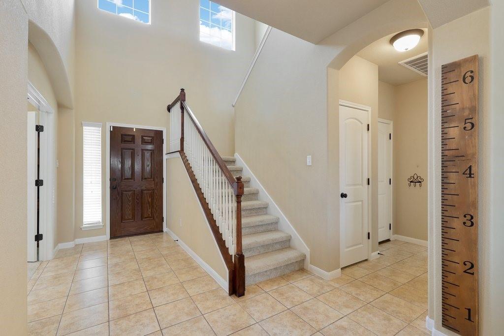 119 Colthorpe Ln, Hutto, TX 78634