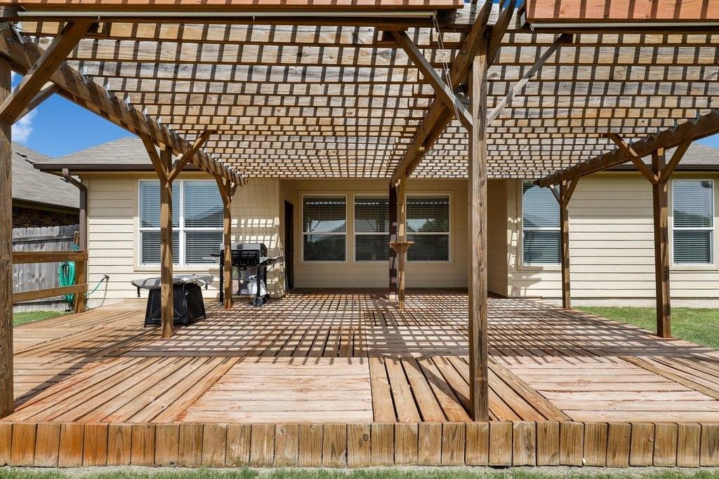 119 Colthorpe Ln, Hutto, TX 78634