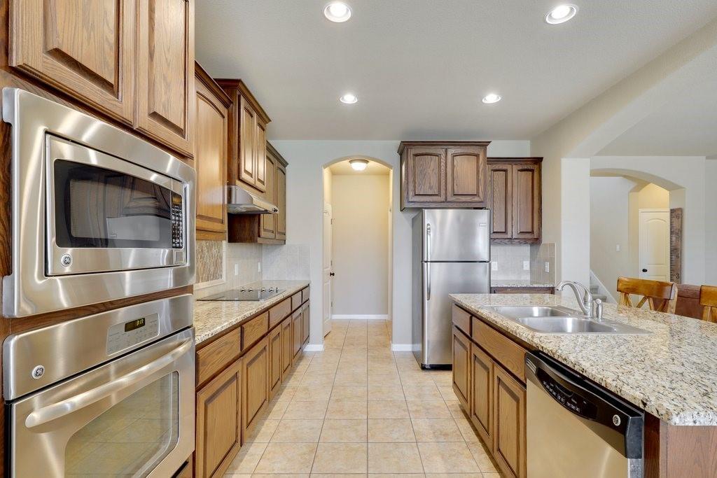 119 Colthorpe Ln, Hutto, TX 78634