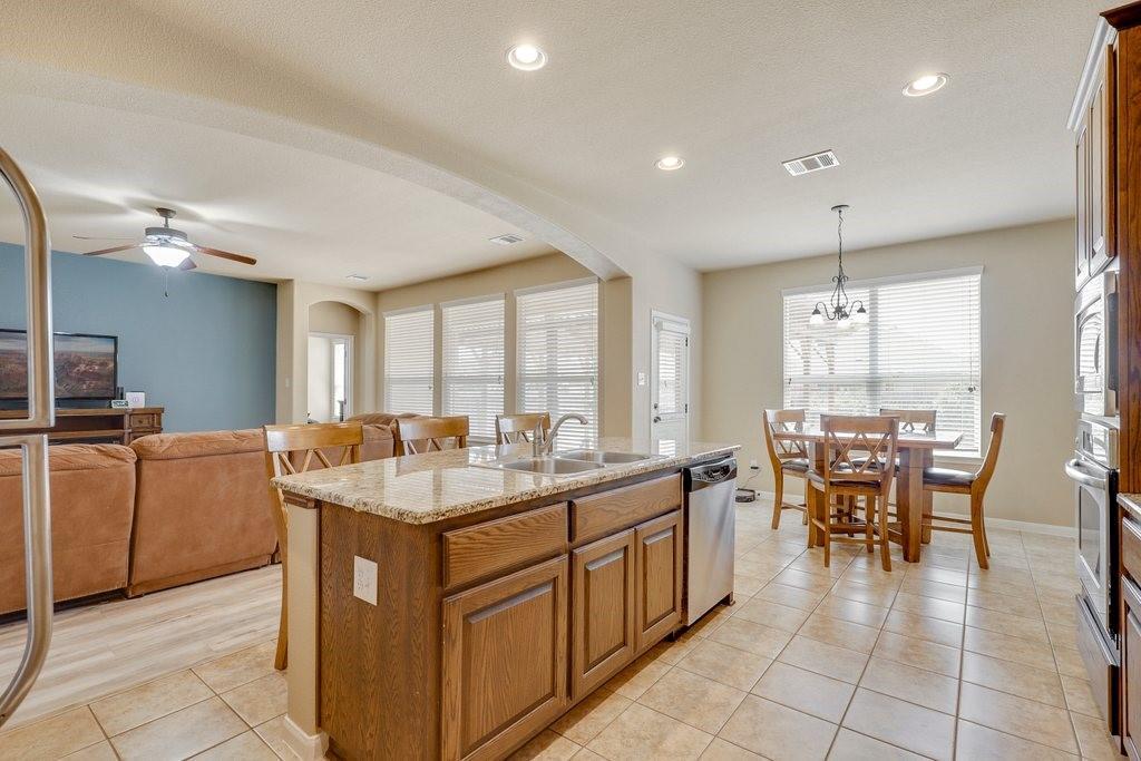 119 Colthorpe Ln, Hutto, TX 78634