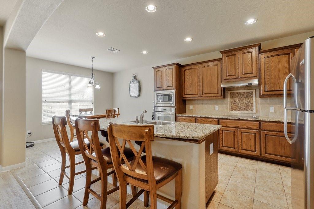 119 Colthorpe Ln, Hutto, TX 78634