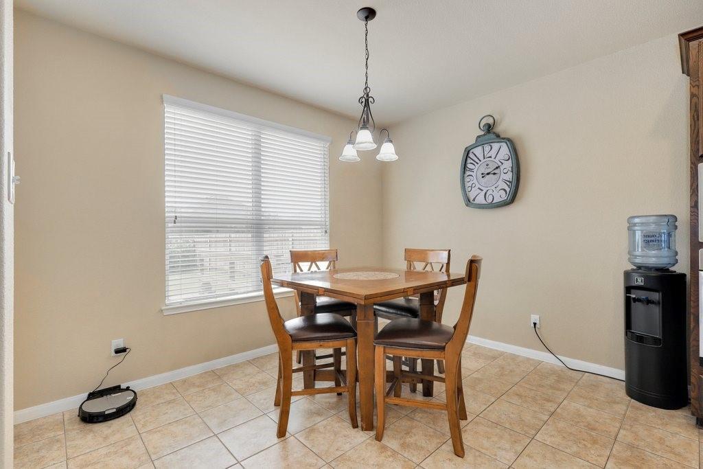 119 Colthorpe Ln, Hutto, TX 78634