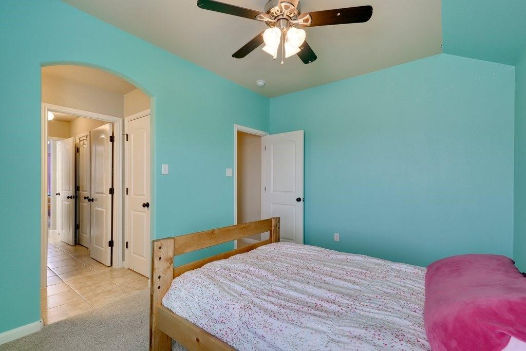 119 Colthorpe Ln, Hutto, TX 78634