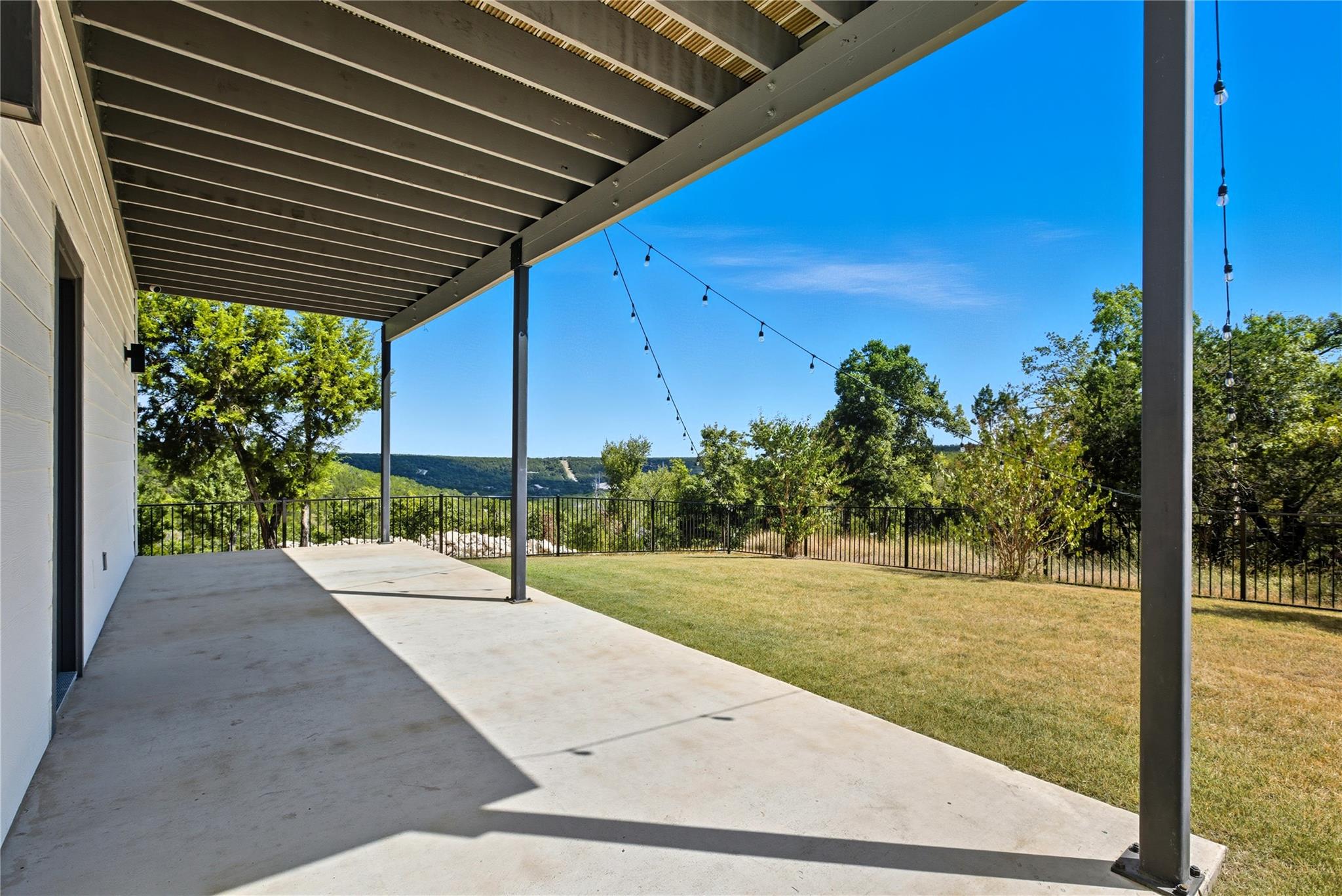 8303 Tombstone Cv, Lago Vista, TX 78645