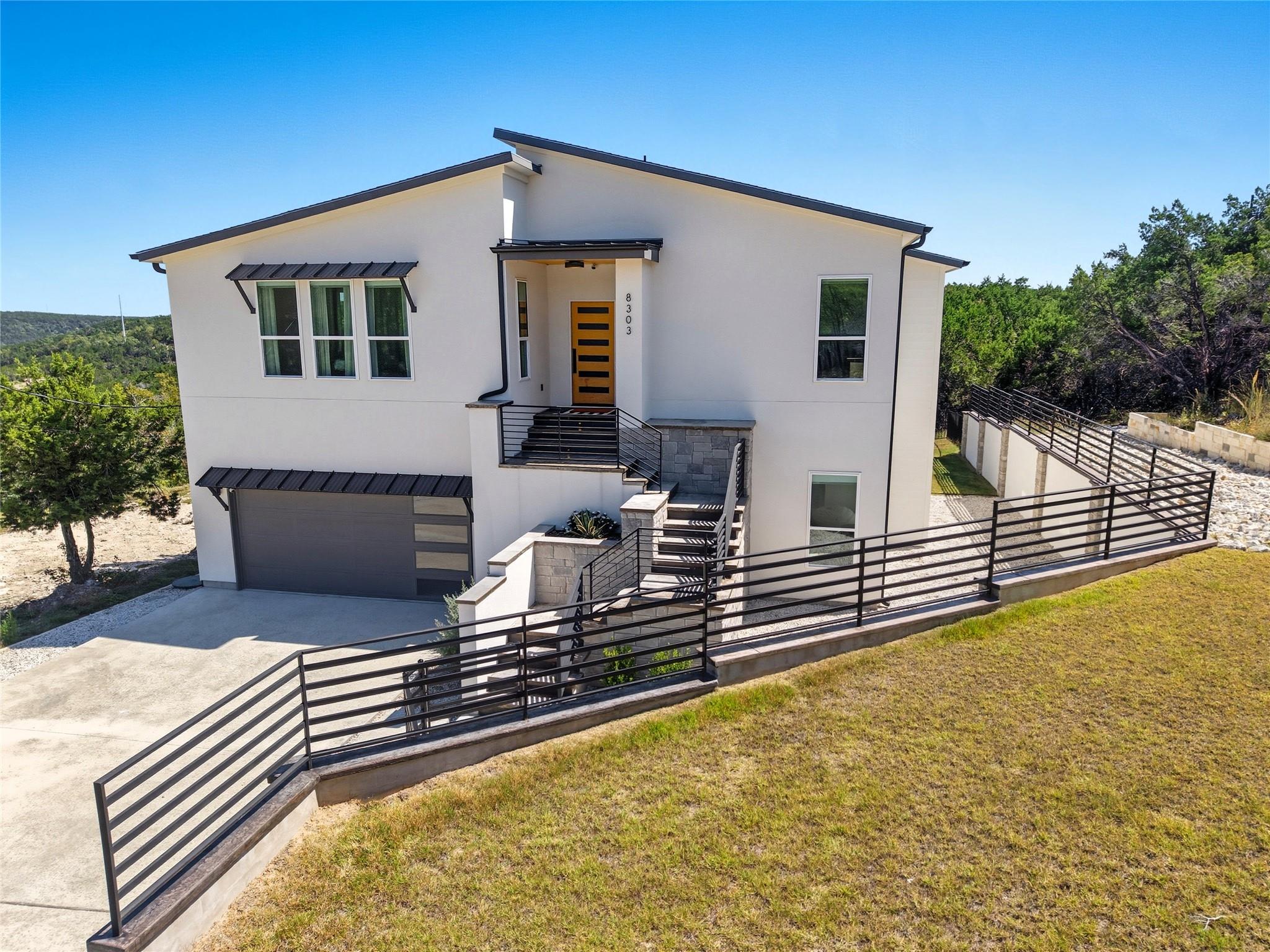 8303 Tombstone Cv, Lago Vista, TX 78645