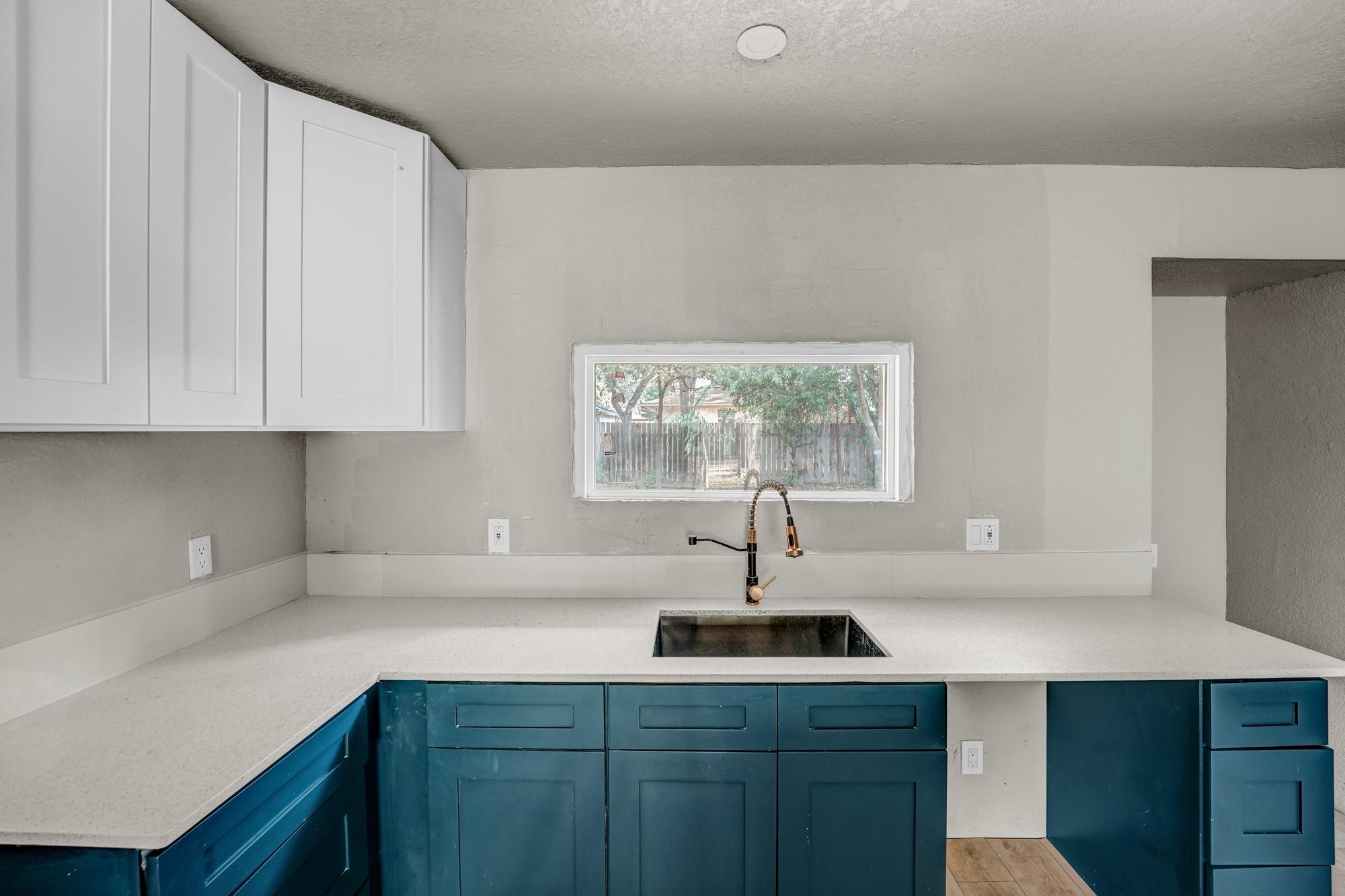 3110 Val Dr, Austin, TX 78723