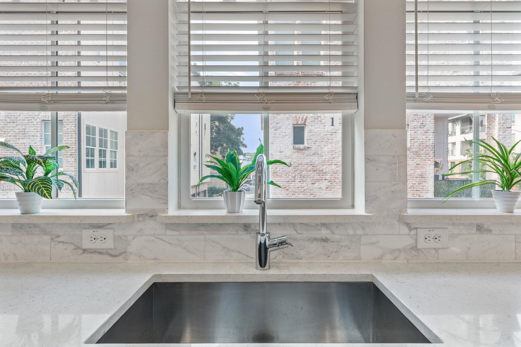 1301 Town Creek Dr # 2, Austin, TX 78741