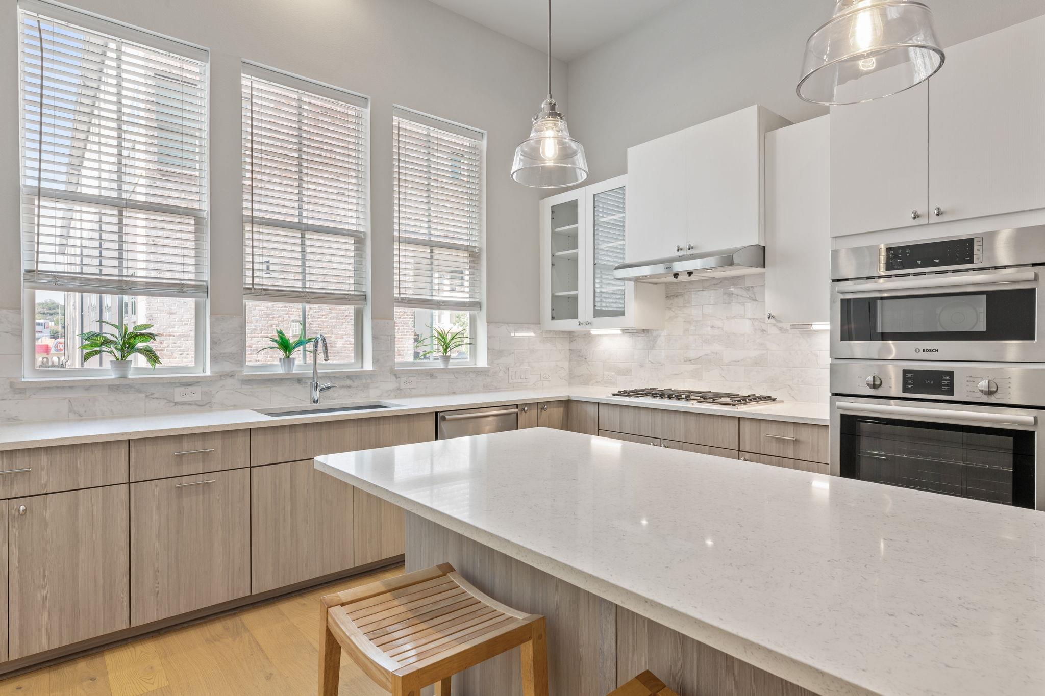 1301 Town Creek Dr # 2, Austin, TX 78741