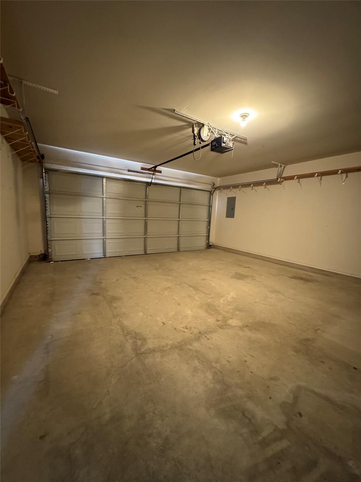 400 Blue Shale Dr, Jarrell, TX 76537