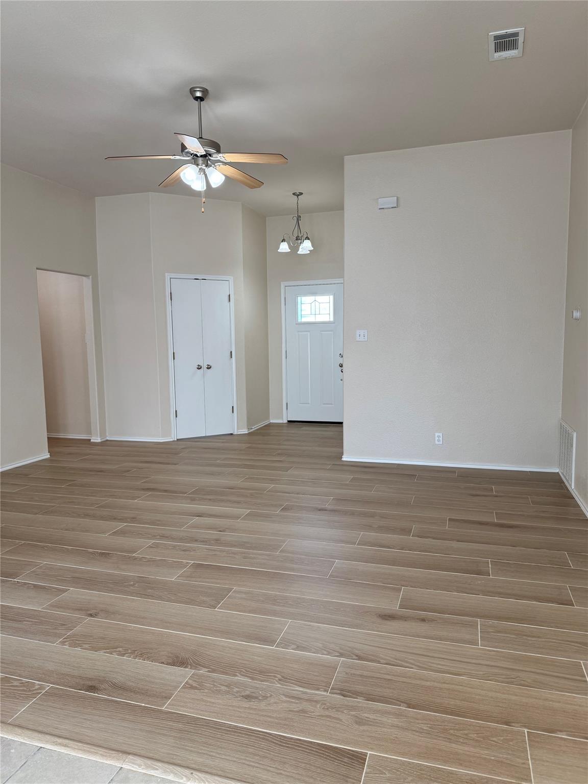 400 Blue Shale Dr, Jarrell, TX 76537