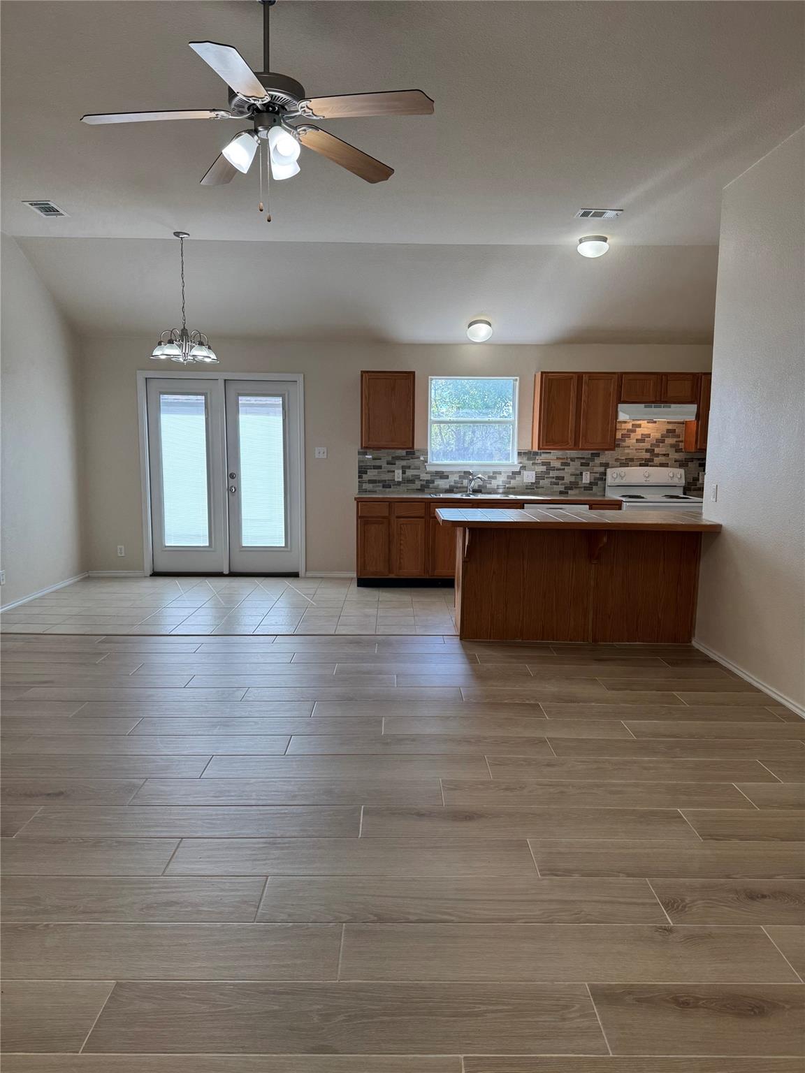 400 Blue Shale Dr, Jarrell, TX 76537