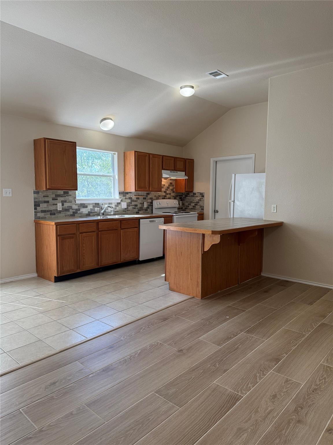 400 Blue Shale Dr, Jarrell, TX 76537