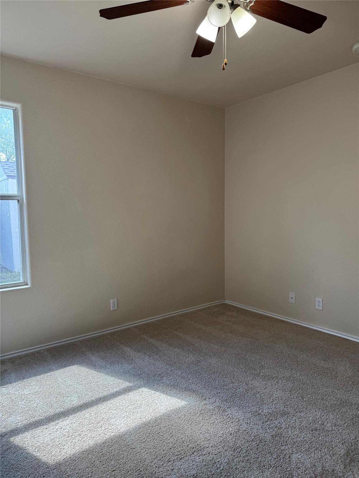 400 Blue Shale Dr, Jarrell, TX 76537