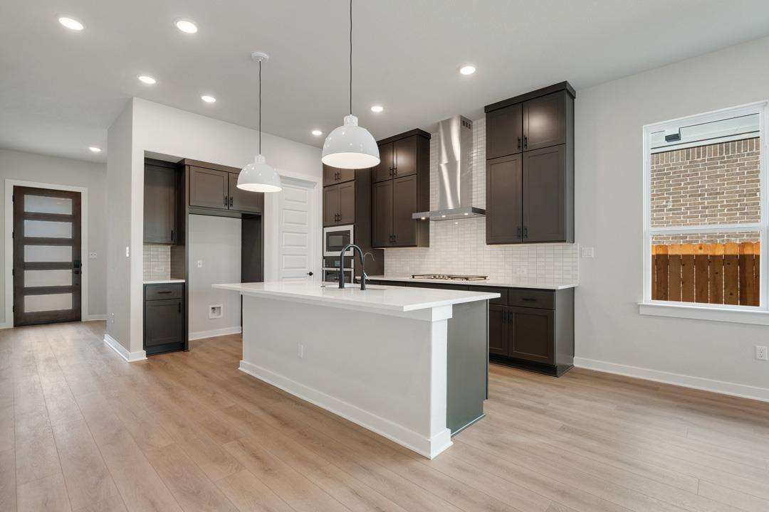 1023 North Roger Hanks Parkway, Dripping Springs, TX 78620