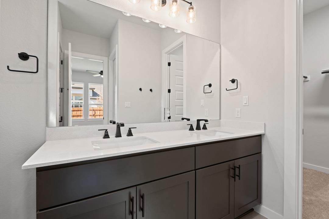 1023 North Roger Hanks Parkway, Dripping Springs, TX 78620