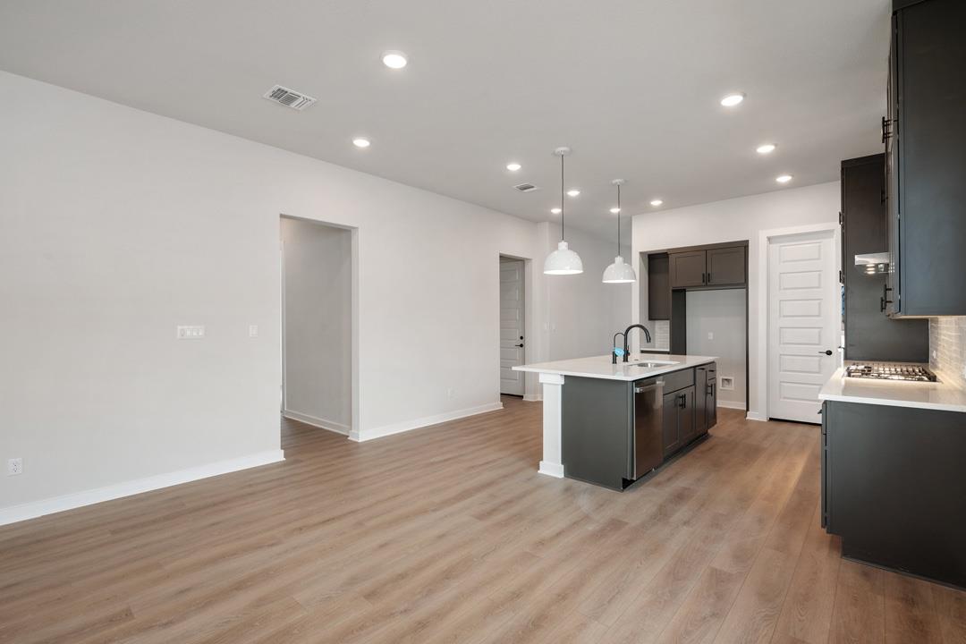 1023 North Roger Hanks Parkway, Dripping Springs, TX 78620