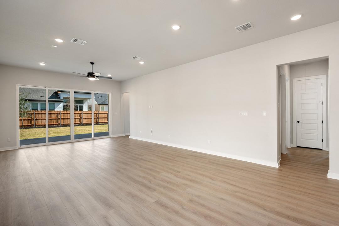 1023 North Roger Hanks Parkway, Dripping Springs, TX 78620