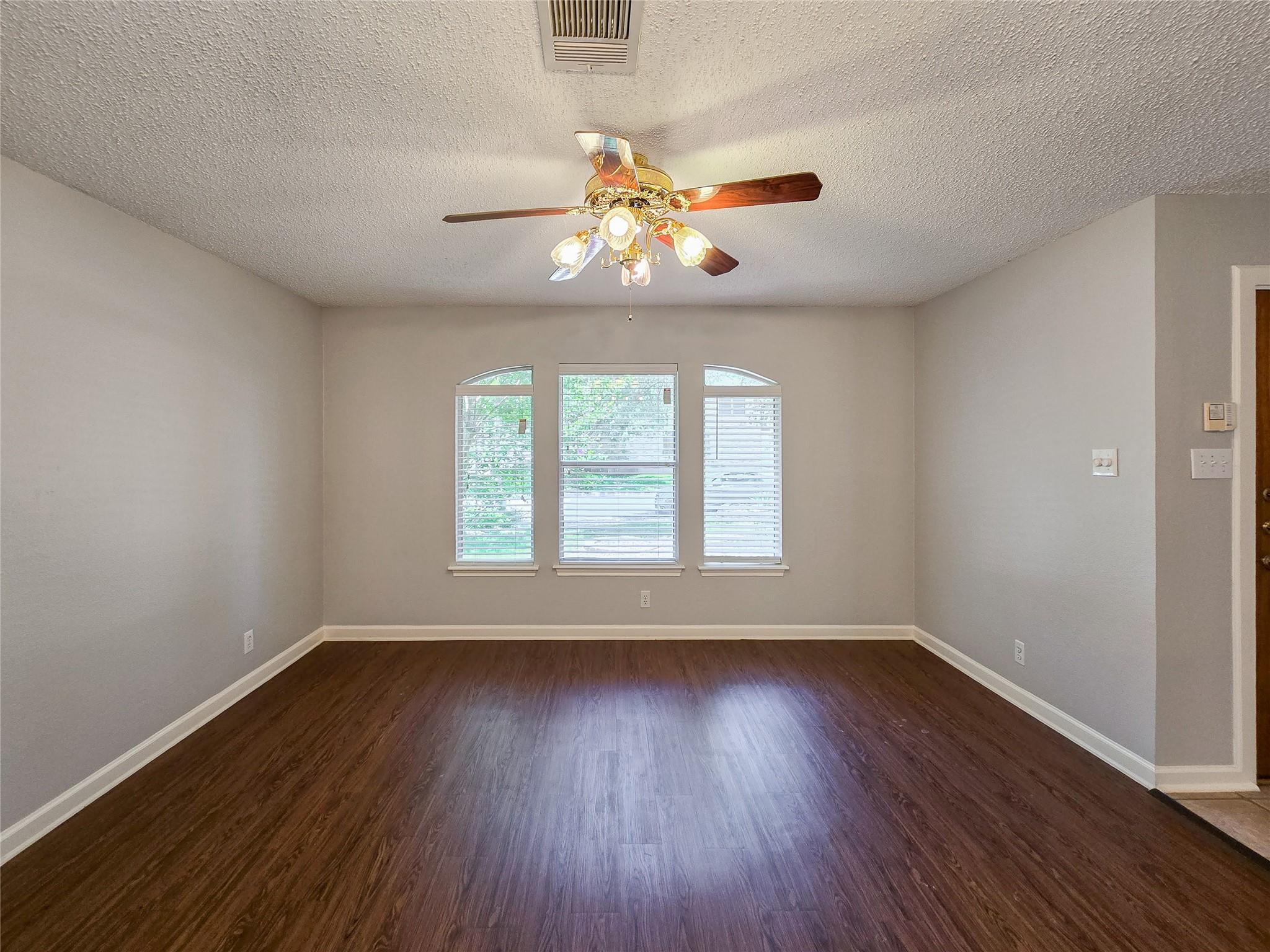 1318 Chalk Ln, Cedar Park, TX 78613