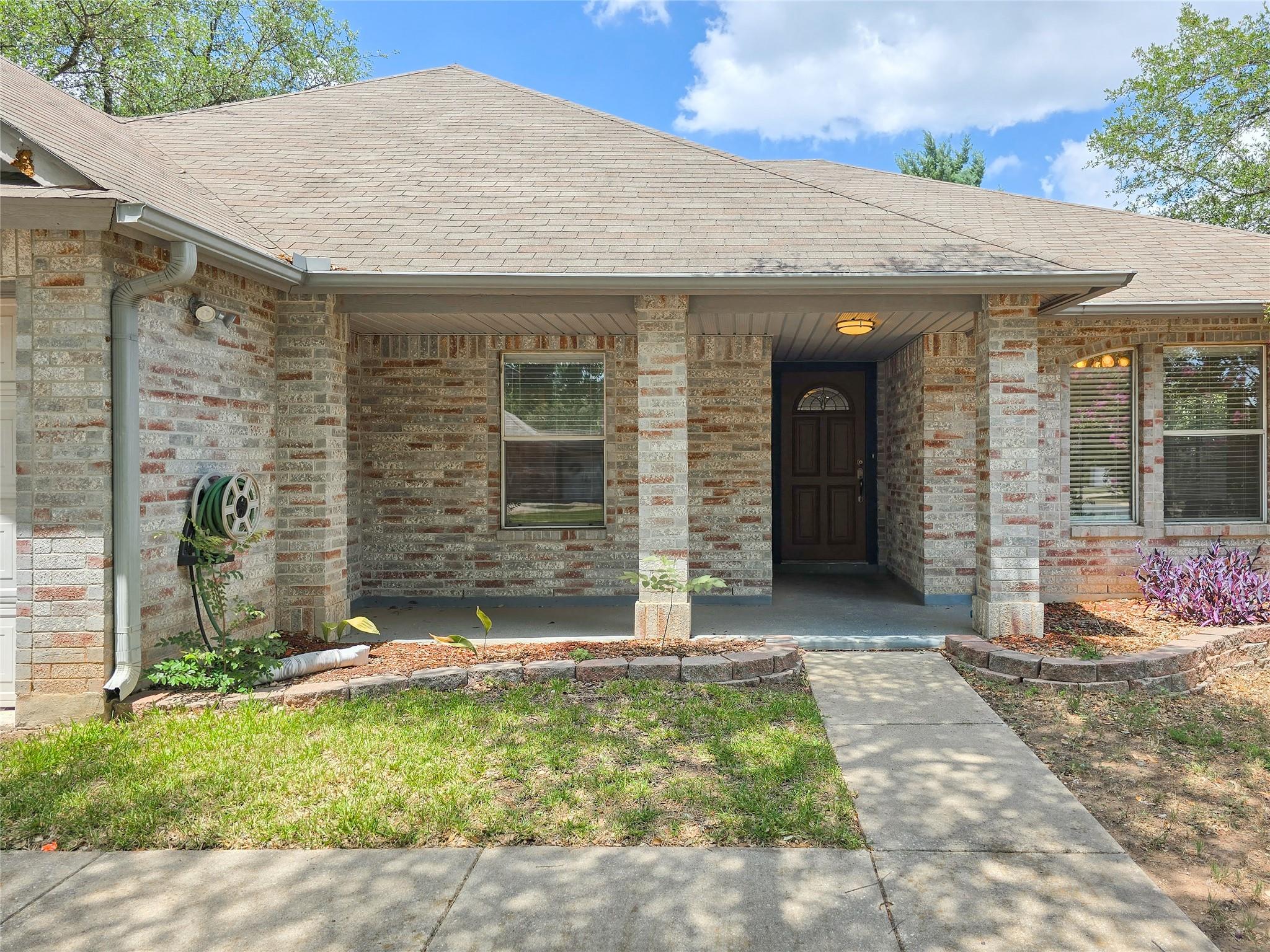 1318 Chalk Ln, Cedar Park, TX 78613