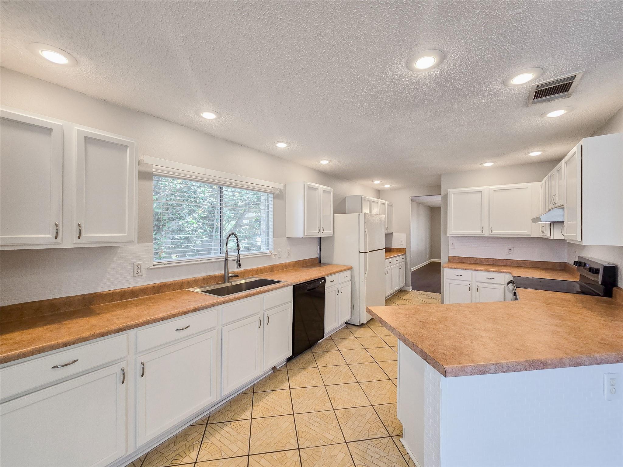 1318 Chalk Ln, Cedar Park, TX 78613