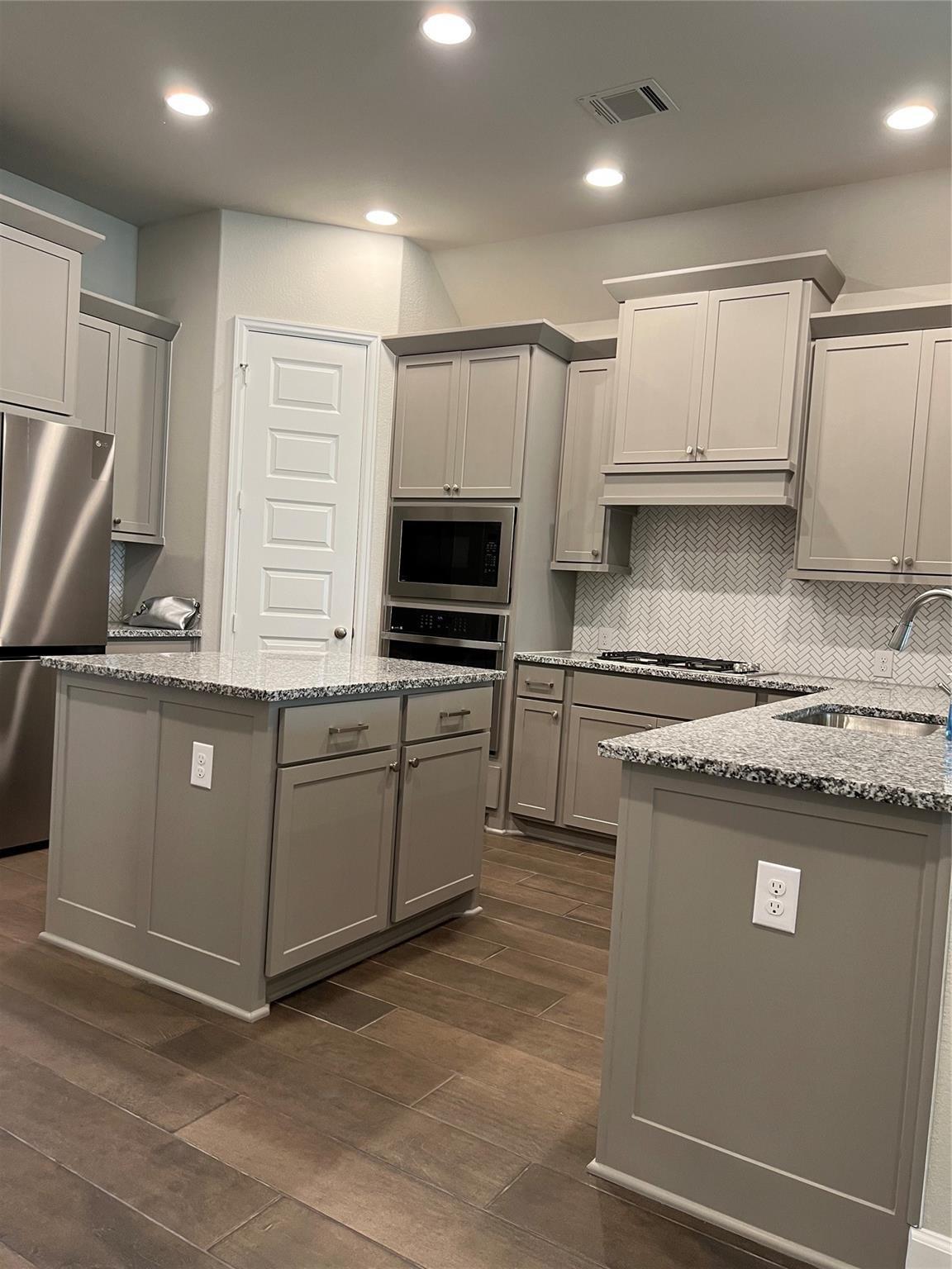 15830 Autumn Sun Court Dr, Conroe, TX 77302