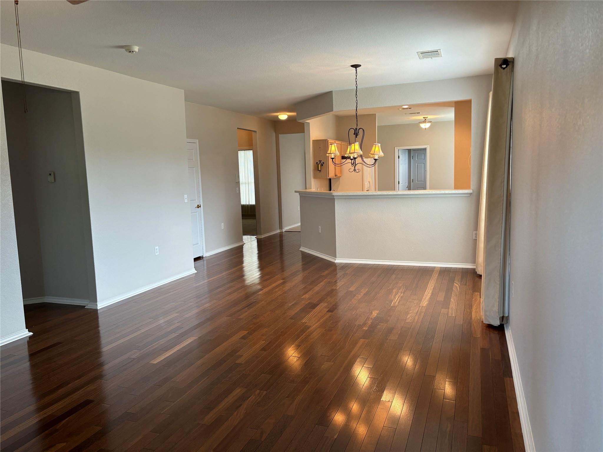 106 Bowie Cir, Georgetown, TX 78633