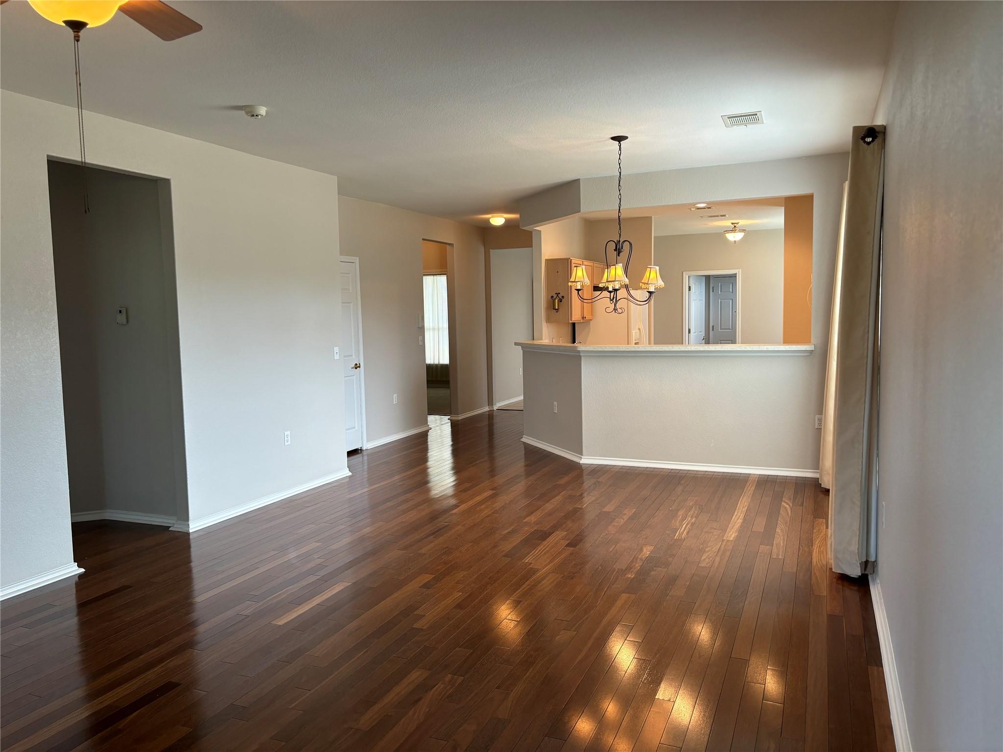 106 Bowie Cir, Georgetown, TX 78633